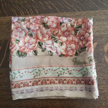 니나리치 꽃무늬 실크 스카프