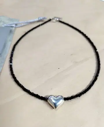 quip queint/noa black necklace