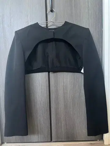 LUDLOW 블랙 크롭 자켓