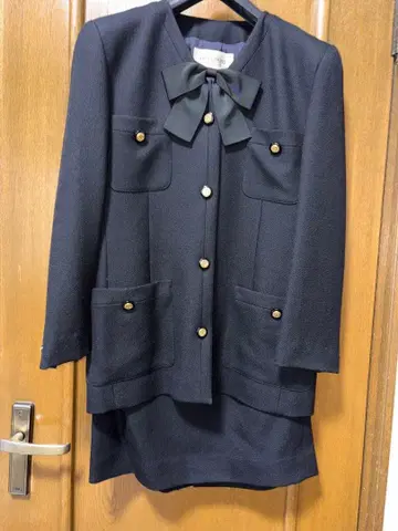 DANA PARIS 블랙 리본 포함 자켓 수트