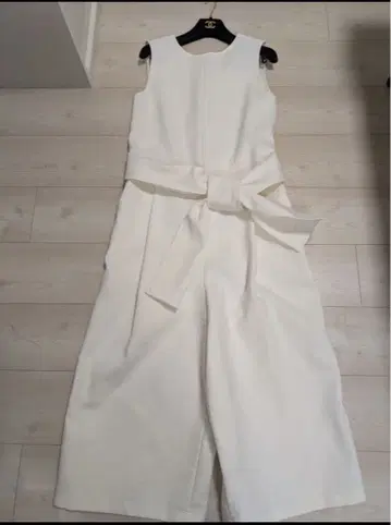 화이트 슬리브리스 올인원 올 시즌