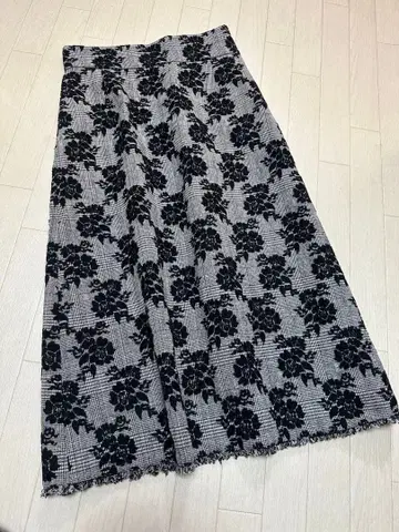 새상품급 SLOBE IENA 플라워 자카드 스커트 40