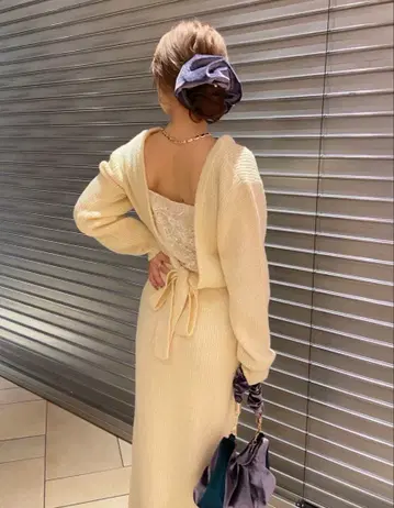 LILY BROWN 백 레이스 니트 원피스