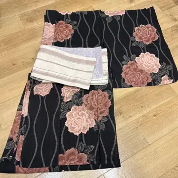 코무사데모도 여성용 유카타와 오비