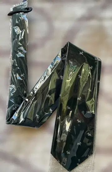 Milford 넥타이: 몇 회 착용, 클리닝 완료