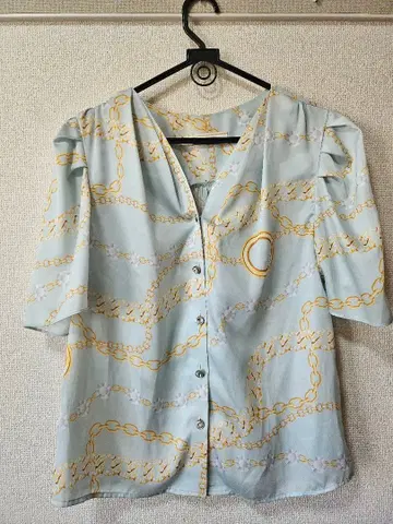 스카이블루 체인 패턴 반팔 셔츠