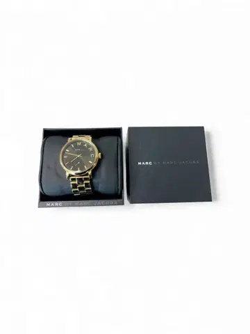 MARC JACOBS(마크제이콥스) MBM3355 손목시계 골드