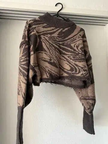 EMODA 마블 무늬 하이넥 스웨터