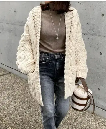 Audrey and John Wad 케이블 니트 빅 실루엣 가디건