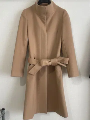 INDIVI 허리 리본 포함 카멜 롱 코트