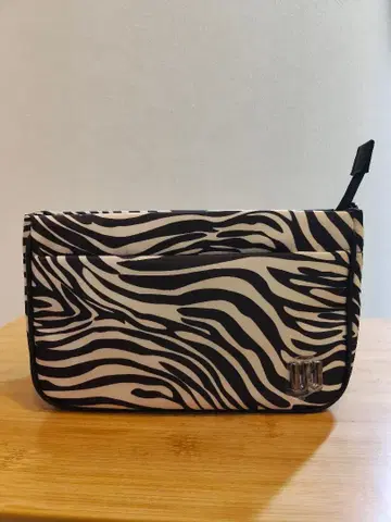 WCJ 미사용 새상품 제브라 패턴 숄더백