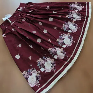 택 포함 미사용 엑시즈팜 플라워 프린트 플레어 스커트 와인 레드