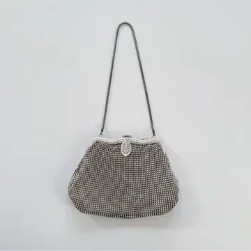 레트로 백 실버 메쉬