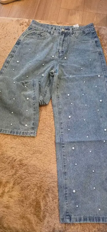 펄 장식 라이트 블루 데님 팬츠