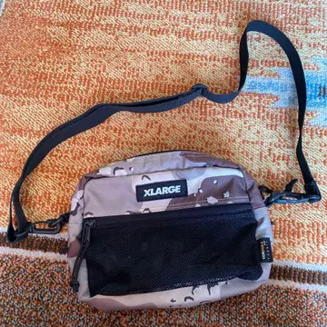 XLARGE 카모 패턴 숄더백