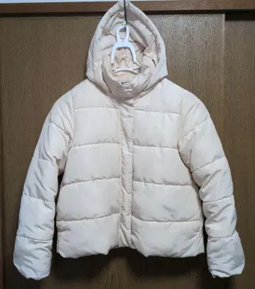 후드 부착 다운 자켓 아이보리 M 사이즈 INGNI