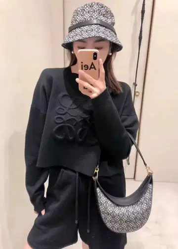 [가격 인하 불가] 인기! 2점만 재입고! 입체 로고 마크 니트