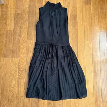 블랙 슬리브리스 원피스