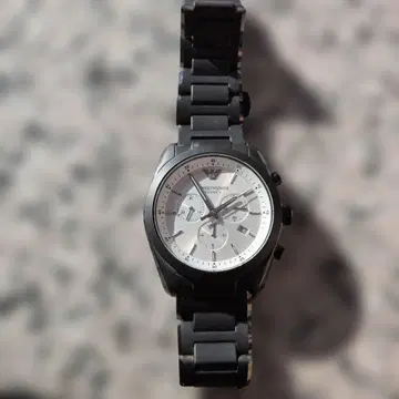 엠포리오 아르마니 세라미카 크로노그래프