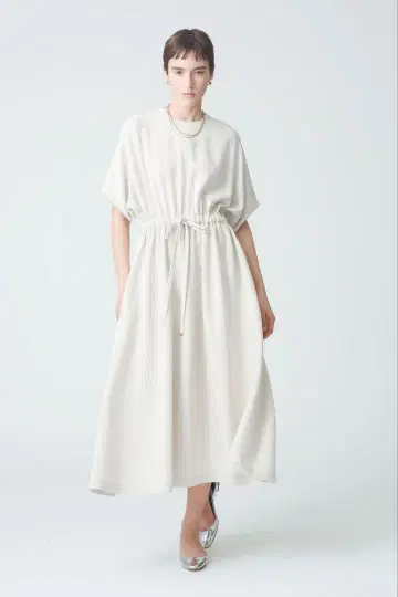 에부르 트리아세 더블 크로스 워셔블 플레어 롱 원피스