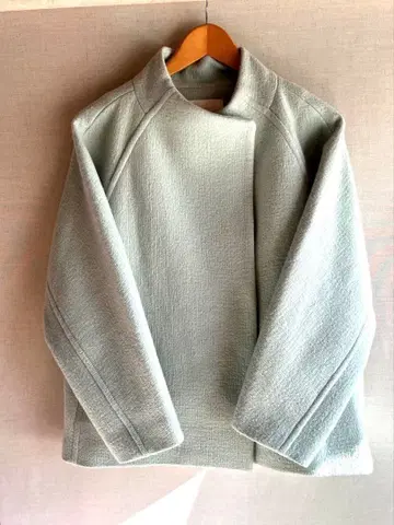 [오늘만 판매] Ballsey 보르지 울 하프 코트 예쁜 민트색!