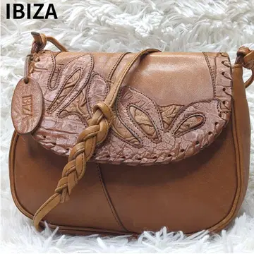 이비자 숄더백 가죽 브라운 패치워크 로고 엠보 플랩