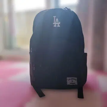 LA 로고 블랙 백팩