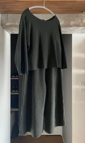 TOMORROWLAND 다크 그린 니트 셋업