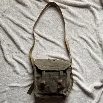 밀리터리 숄더백 빈티지 올리브 그린 플랩 포함