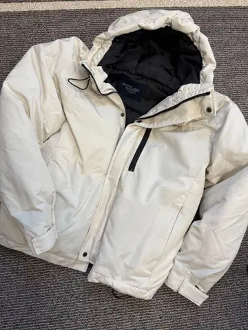 SONNYLABEL 후드 부착 화이트 다운 자켓