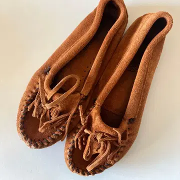 미네통카 MINNETONKA 카멜 사이즈 6