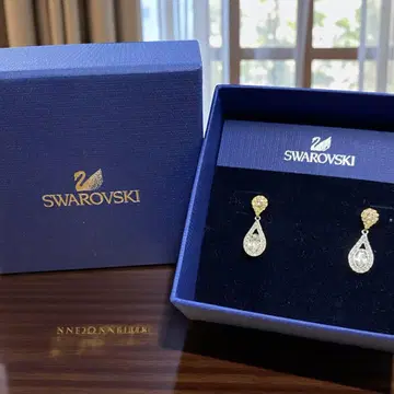 SWAROVSKI Swinging 귀걸이 실버 x 골드