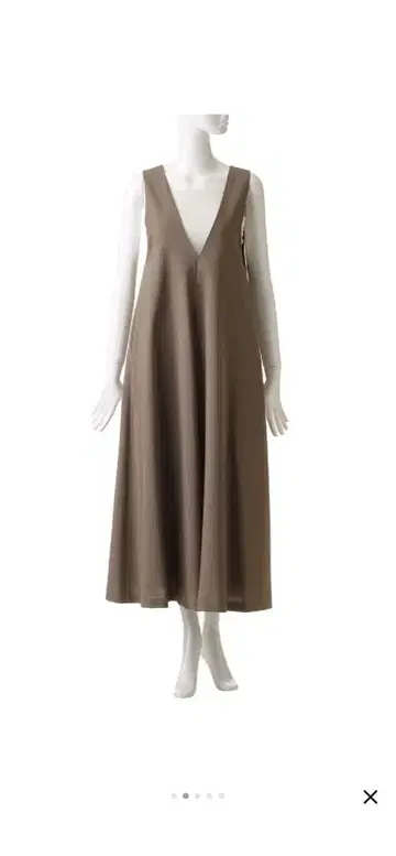 ebure 클리어 울 깊은 V넥 원피스