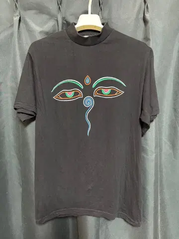SHANGRI-LA 하이넥 T셔츠 L 블랙 눈 디자인