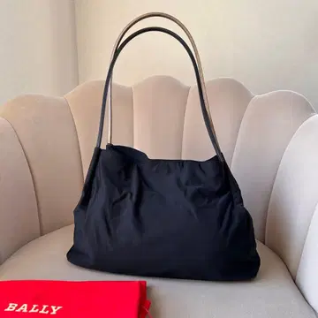 발리 나일론 토트 블랙