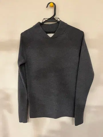 AK+1 그레이 스웨터 긴팔