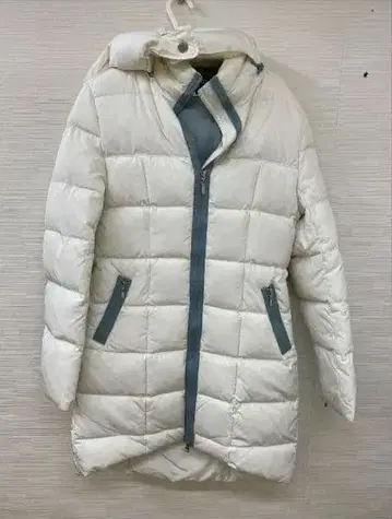 ESCADA 후드 부착 다운 자켓