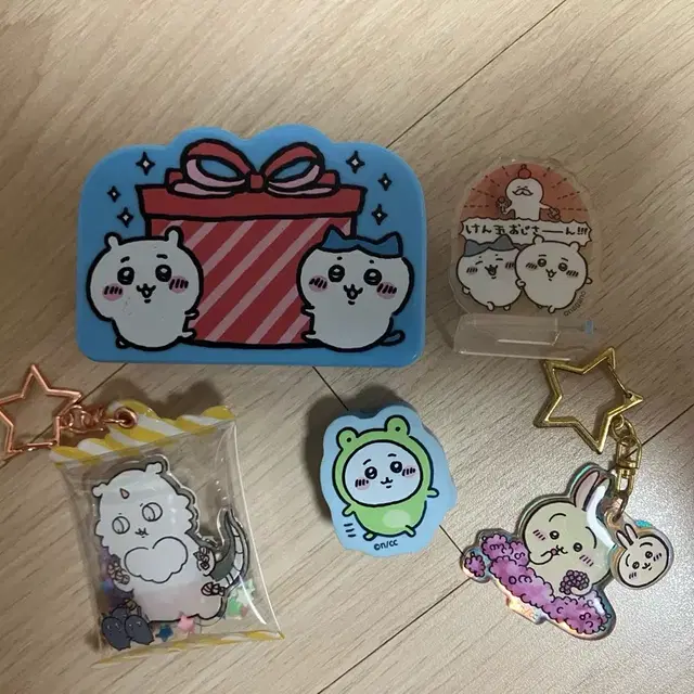 치이카와 하치와레 우사기 아노코 아크릴 스탠드 키링 일괄 판매합니다