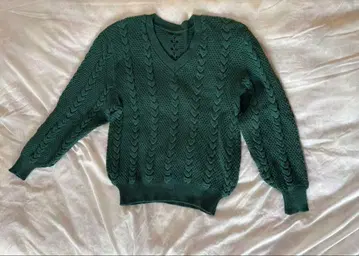 [ 손뜨개질 핸드메이드 ] 다크 그린 V넥 케이블 짜임 스웨터