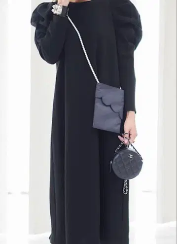 마를롱 에논핀 펄 스트랩 케이스 블랙