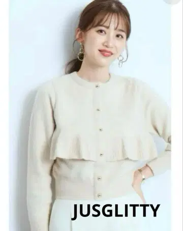 JUSGLITTY 케이프 풀오버 라이트 베이지 사이즈 2