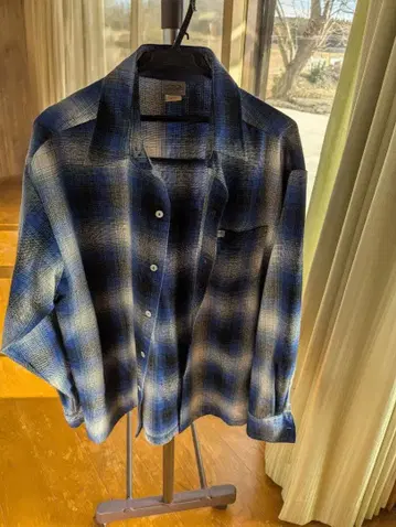 칼탑 긴팔 셔츠