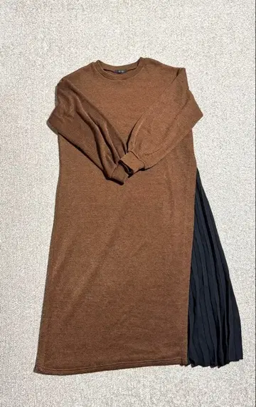 니트 원피스 F 사이즈 한쪽 플리츠