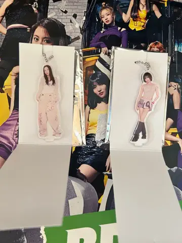 THIS IS FOR 랜덤 미니 아크릴 스탠드 참 모모 채영