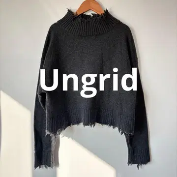 컨디션 최상 언그리드 데미지 숏 하이넥 니트 차콜 그레이 울