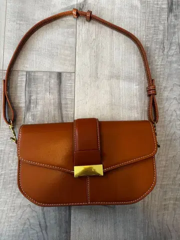 브라운 플랩 숄더백