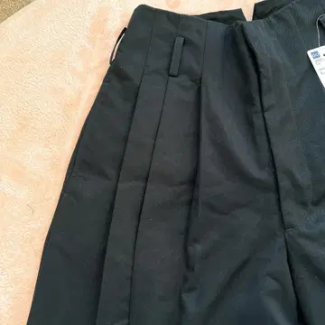 [ 새상품 ] GU WOMAN 턱 와이드 팬츠 bp S