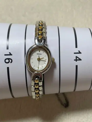 [ 작동품 ] SEIKO 쿼츠 손목시계 실버/골드