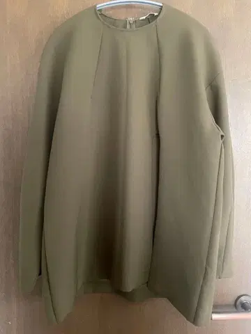 [ CLANE ] U라인컷 긴팔 상의 백지퍼