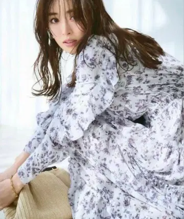 꽃무늬 롱 원피스 긴팔 프릴 포함